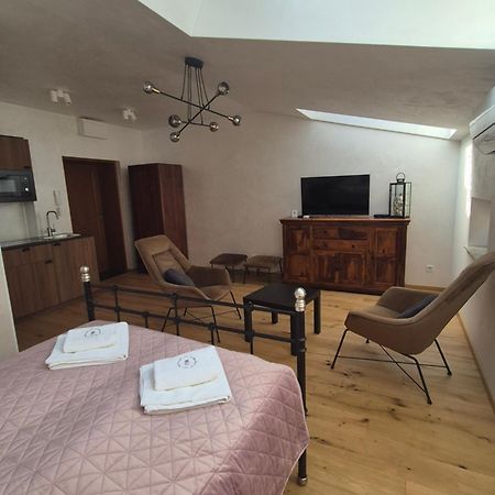 Aparthotel Miodowa 25 Krakau Buitenkant foto