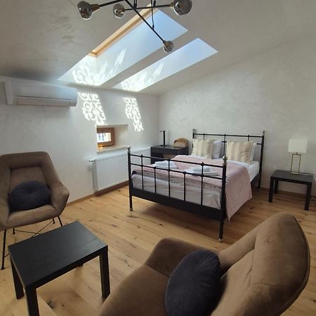 Aparthotel Miodowa 25 Krakau Buitenkant foto